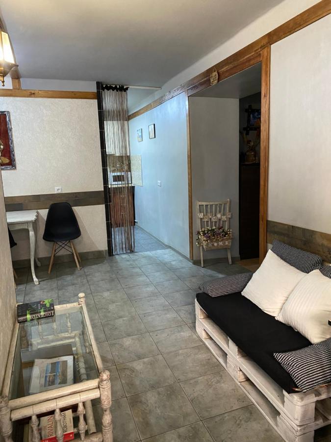 Mini Hostel N.Tigranyan 5 Jereván Kültér fotó